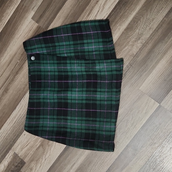 Dresses & Skirts - Flannel Faux Wrap Skirt Size Juniors Large 11/13